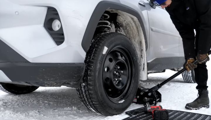Are All Season Tires Good In Snow